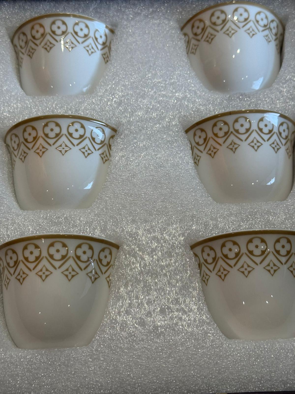 فناجين قهوة عربية